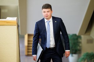 M. Katelynas sureagavo į kritiką su migrantais nusifotografavusiam pasieniečiui: pareigūnai neturėtų būti žeminami