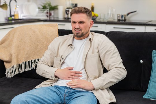 Vasaros gardumynai – iššūkis skrandžiui: kada nemalonūs virškinimo simptomai yra normalūs, o kada verta sunerimti?