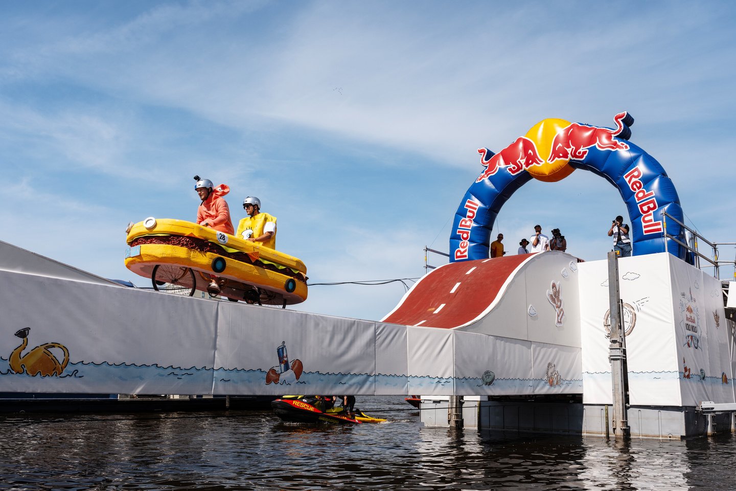 Savaitgalį Vilniuje – dar neregėtas šou: skelbiami eismo ribojimai ir renginio programa.<br>„Red Bull“ archyvo nuotr.