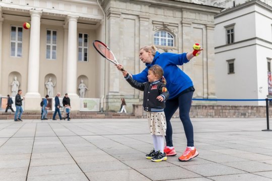 Vilniaus Katedros aikštė vienai dienai virs didžiausia rakečių sporto erdve Lietuvoje