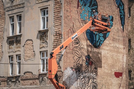 Ne tik „piešinys ant sienos“: grafičiai valstybės objektų priežiūrai kasmet kainuoja tūkstančius eurų