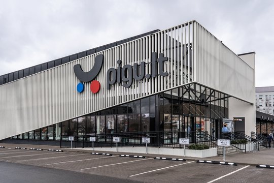 „Pigu.lt“ kyla į orą: apsipirkti jau galima ir „airBaltic“ skrydžių metu