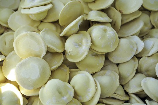 Viename iš prekybos tinklų – koldūnai su salmonelėmis: grąžinti galima ir be kvito