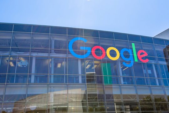 Smogė technologijų milžinei: „Google“ skirta 890 mln. eurų bauda