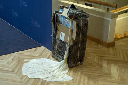 Bus teisiami oro balionais atskraidintas cigaretes rinkę varėniškiai