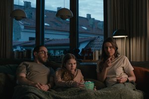 A. Blaževičiaus meilės drama „Skyrybos karo metu“ atkeliauja į Lietuvą