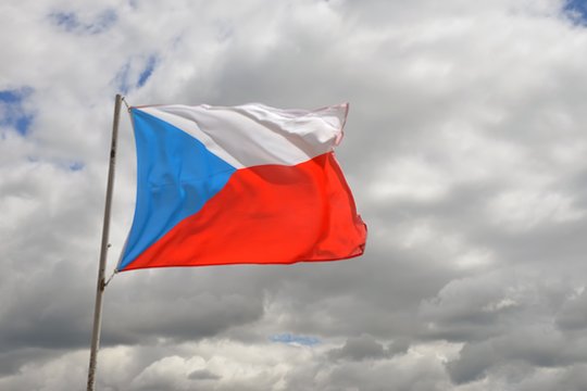Čekijoje sudužo kariuomenės sraigtasparnis su penkiais kariais, vienas žuvo