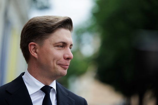ELTA glaustai: skundas dėl M. Sinkevičiaus disertacijos, D. Grybauskaitės pasakojimas apie A. Merkel poziciją dėl Rusijos