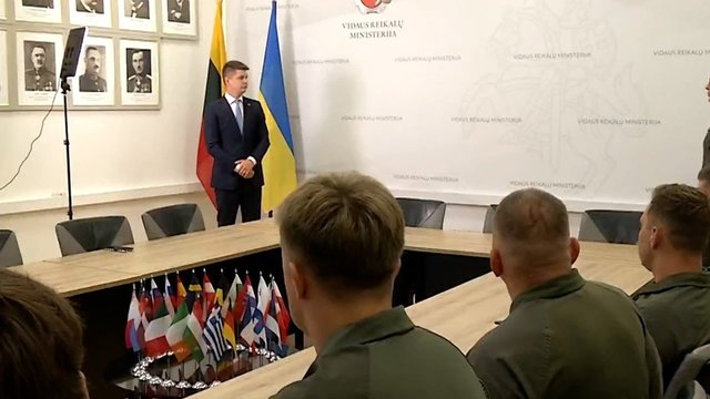 Už darbą Latvijoje apdovanoti pasieniečiai, tarnybiniai šunys: premjeras tikisi didesnio įsitraukimo