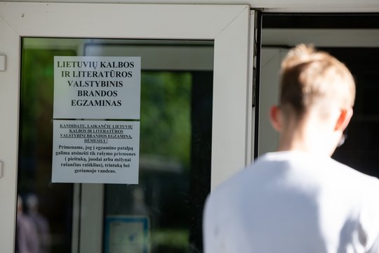 J. Litvinaitė: atsisakant trijų brandos egzaminų reikalavimo buvo įsiklausyta į švietimo bendruomenę