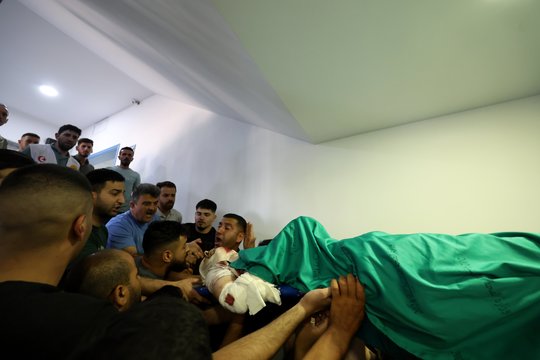 Šešių gyvybių pareikalavęs incidentas Vakarų Krante aštrina įtampą tarp Izraelio ir palestiniečių