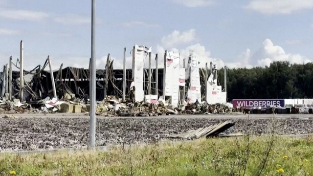 Nufilmavo masinės Ukrainos atakos padarinius Rusijoje: akivaizdu – nuostoliai milžiniški