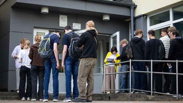 G. Nausėda nusprendė atidėti griežtesnius reikalavimus dešimtokams