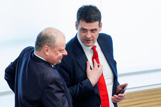 Nepasitikinčių Sauliumi Skverneliu gyventojų skaičius išaugo kone keturis kartus