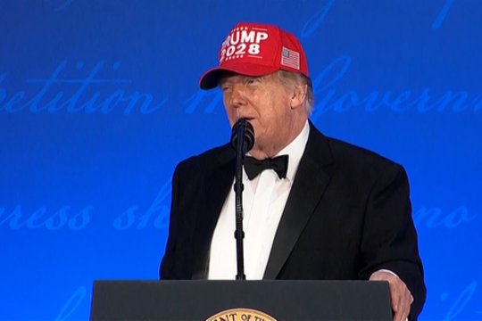 D. Trumpas tęsia šou: užsiminė apie trečią kadenciją valstybės vadovo poste ir pažėrė strėlių žurnalistams