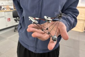Naujas dronas ore beveik išnyksta: mokslininkai rado netikėtą būdą jį paslėpti