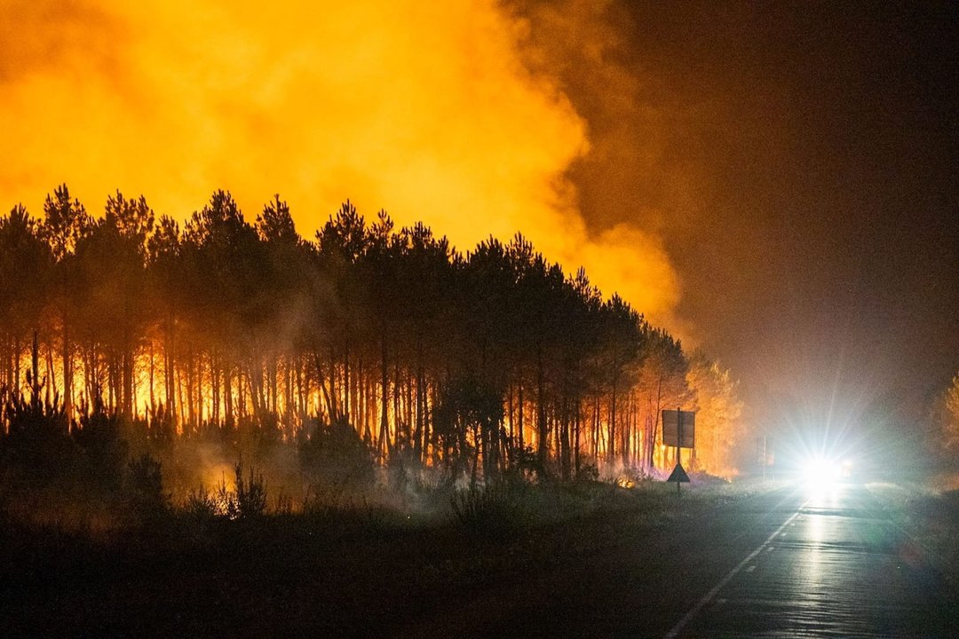 Paniką sėjantys gaisrai Europoje: evakuota ketvirtis milijono žmonių, paveiktas NASA objektas