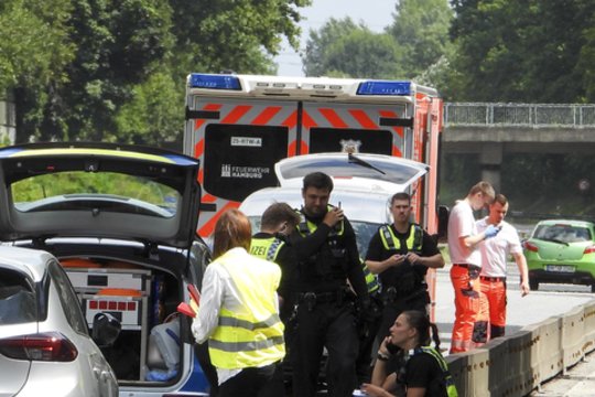 Baisi nelaimė Vokietijoje: ant namo nukrito lėktuvas, du žmonės žuvo