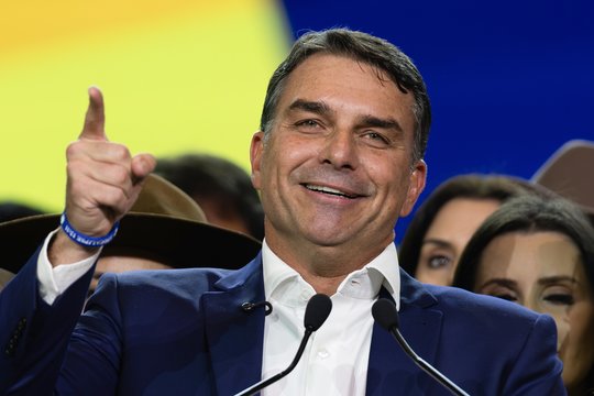 J. Bolsonaro sūnus nominuotas kandidatu Brazilijos prezidento rinkimuose