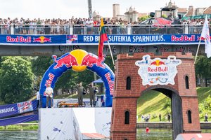 Paaiškėjo, kas triumfavo Vilnių sudrebinusiose „Red Bull Tandemynėse“