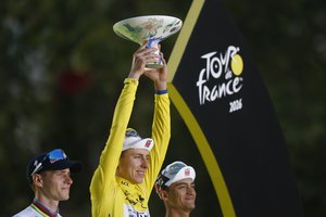 Pasaulio sporto savaitė: legendas pavijęs T. Pogačaras, atkutęs „Formulės-1“ čempionas ir „amžinai antros“ Brazilijos tinklininkės