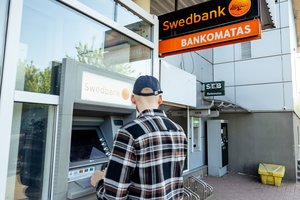 Po kritikos bankų paslaugos grįžta į regionus: vardija savivaldybes, kuriose atsidarys bankų skyriai