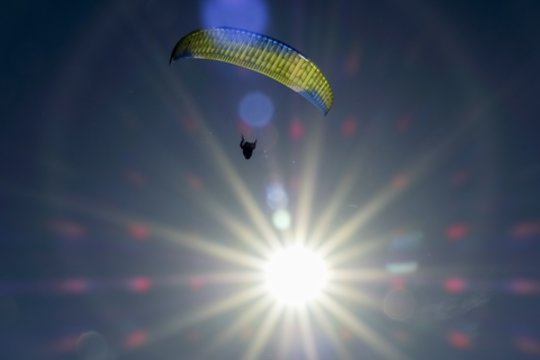 Nesėkmingai nusileidęs parasparniu Varėnos r. susižalojo vyras