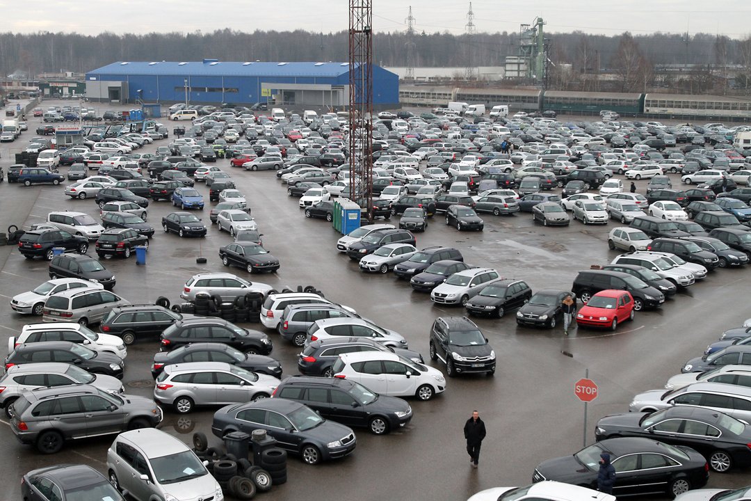 Spąstai automobilių rinkoje: šie pirkiniai po kelių metų gali būti nieko verti