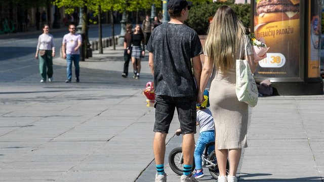 Inga Ruginienė: svarstant valstybės biudžetą, bus atsižvelgta į poreikį didinti paramą šeimoms
