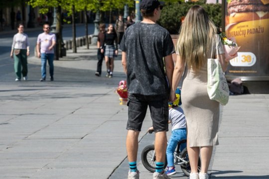 Inga Ruginienė: svarstant valstybės biudžetą, bus atsižvelgta į poreikį didinti paramą šeimoms