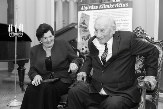 Aišku, kur ir kada bus atsisveikinama su legendiniu futbolo treneriu A. Kilmkevičiumi