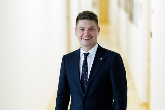 Žurnalistas Š. Dvareckas pradės dirbti vidaus reikalų ministro M. Katelyno atstovu spaudai
