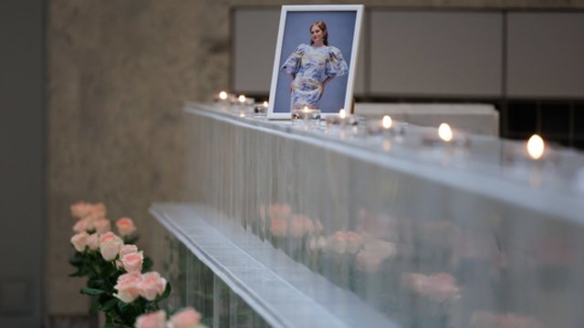 Atsisveikinti su tragiškai žuvusia 19-mete atvykęs V. Benkunskas neslėpė emocijų: gyvenimas toks trapus