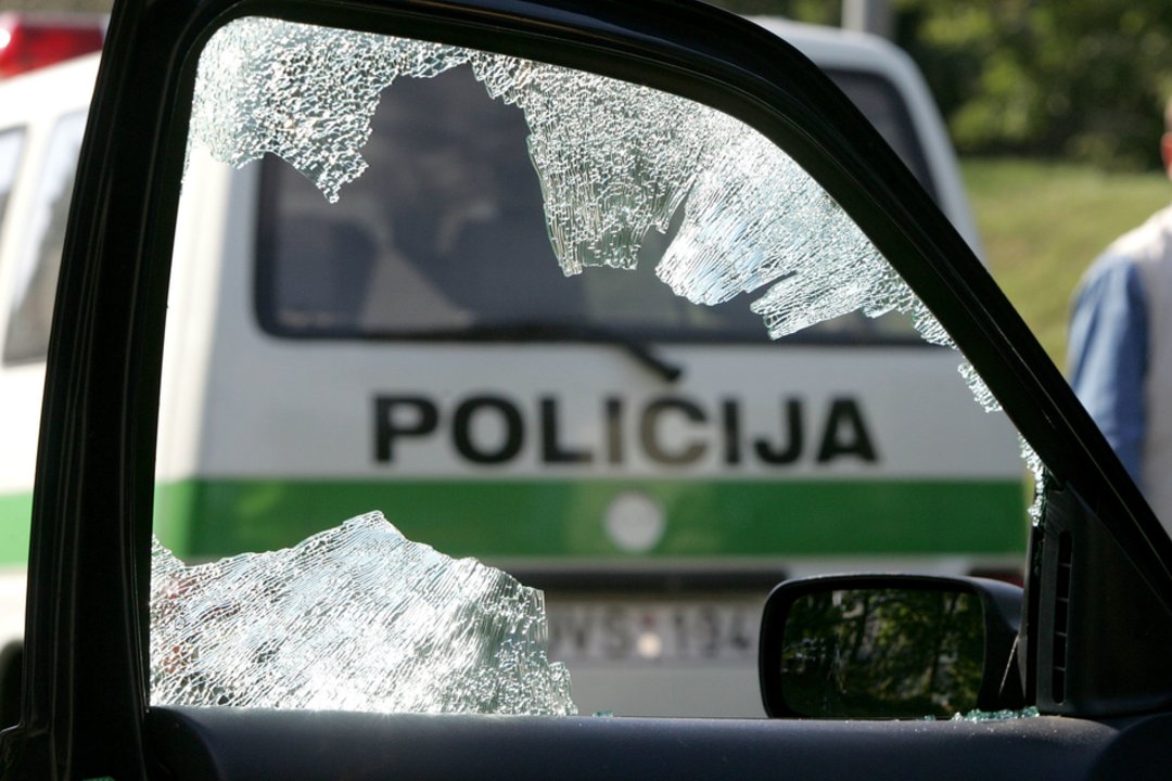 Mylimąją iš kalėjimo išpirkusiam vokiečiui Šiauliuose pavogė BMW – policija vagį sučiupo per dvi minutes