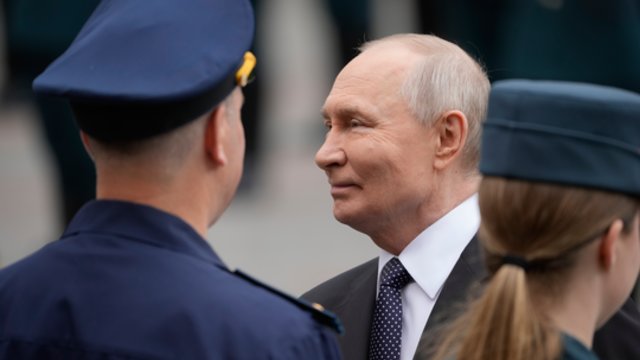 V. Putinas toliau seka pasakas: giriasi, kad Rusijos ekonomika auga greičiau nei ES