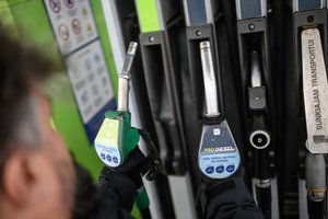 Degalų kainos toliau šiurpina: vos per dieną – dideli pokyčiai