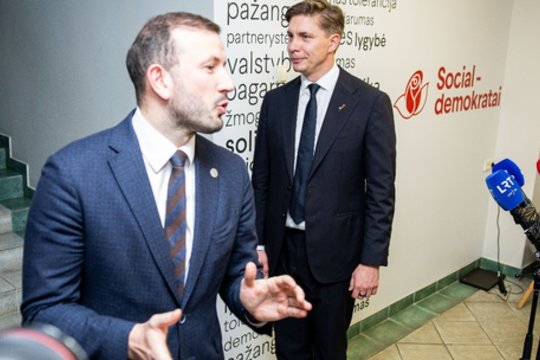 Valdančiųjų norą atsukti pinigų kranelį laiko žaidimu: „Bet ar girdėjome kaip tie milijardai padalinti?“