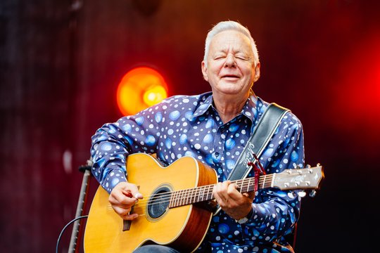 Didžiųjų Kristupo festivalio koncertų ciklą pradėjo pasaulinio garso gitaristas Tommy Emmanuelis