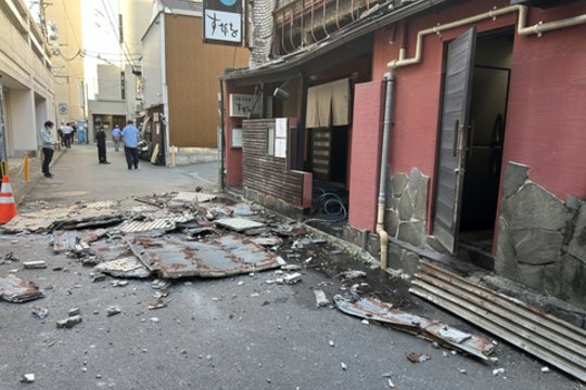 Per žemės drebėjimą Japonijoje žuvusių žmonių skaičius išaugo iki 18