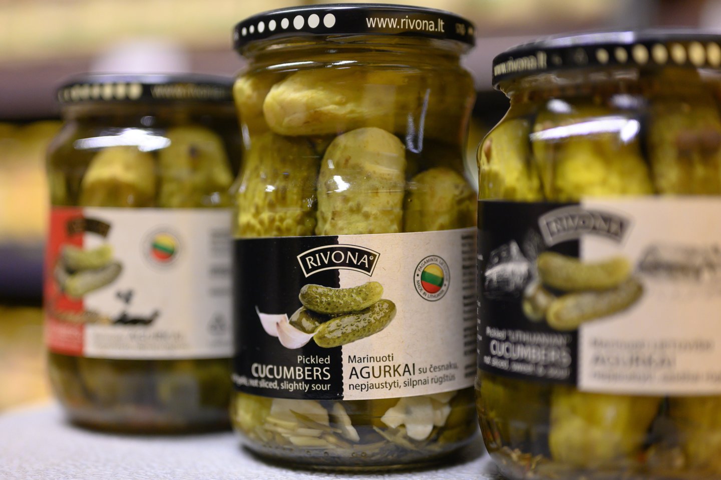 „Norfoje“ žmonės noriai perka „Rivonos“ ženklu žymimus konservuotus produktus, ypač – agurkus.