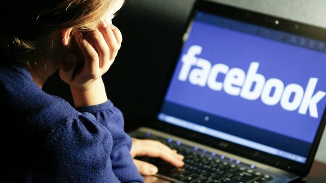 Kaip socialiniuose tinkluose uždirbama iš žmonių baimių ir vilčių?