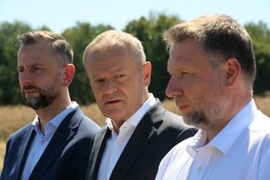 D. Tuskas prabilo apie lūžio tašką: artimiausios 100 dienų nulems karo baigtį