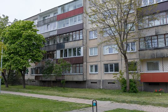 Anūką savo bute priglaudusi senolė netrukus pasigailėjo: pagalbos prašymas virto pragaru 