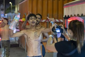 „Tai chaosas“: Ispaniją užplūdo dešimtys tūkstančių migrantų