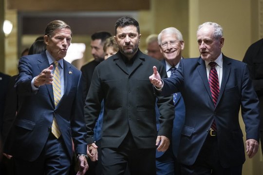 D. Trumpo ir V. Zelenskio santykiai: aiškių atsakymų vis dar trūksta