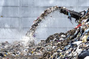 Atliekų krizė dar nesibaigia: aptiko to, ko neturėjo būti