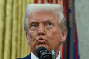 Iš D. Trumpo – reakcija į migrantų antplūdį Ispanijoje: „Įsidėmėkite šį vaizdą“
