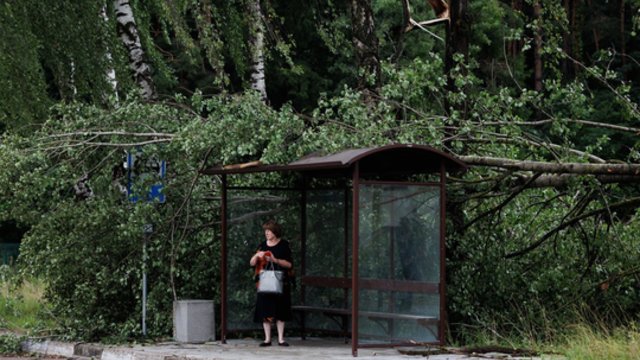 Audra nusiaubė Vilnių: vaizdai po stichijos kalba patys už save