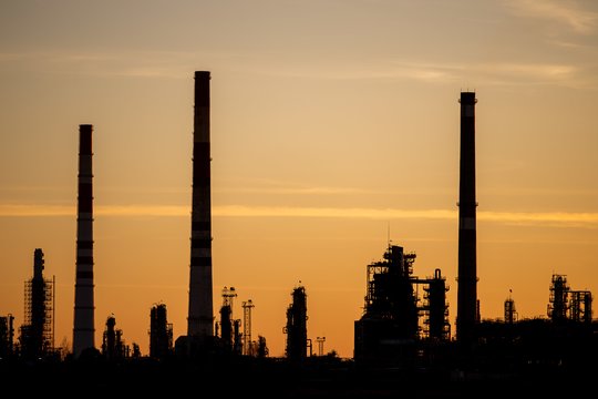 OPEC+ šalys susitarė didinti naftos gavybą nuo rugsėjo