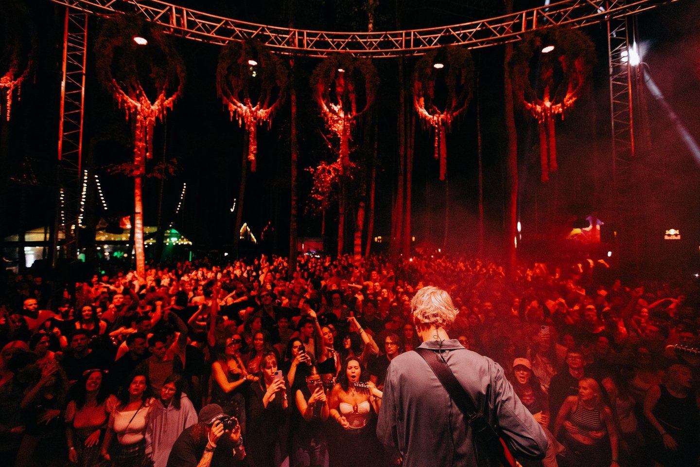 Savaitgalį Dzūkijos miškus drebins festivalis „Šaknys“: į sceną lips ryškios žvaigždės.<br>Organizatorių nuotr.